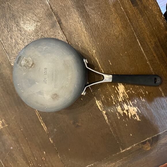 Calphalon Signature 8701 Sauce Pan 1 Qt. Made in USA - Picture 3 of 5